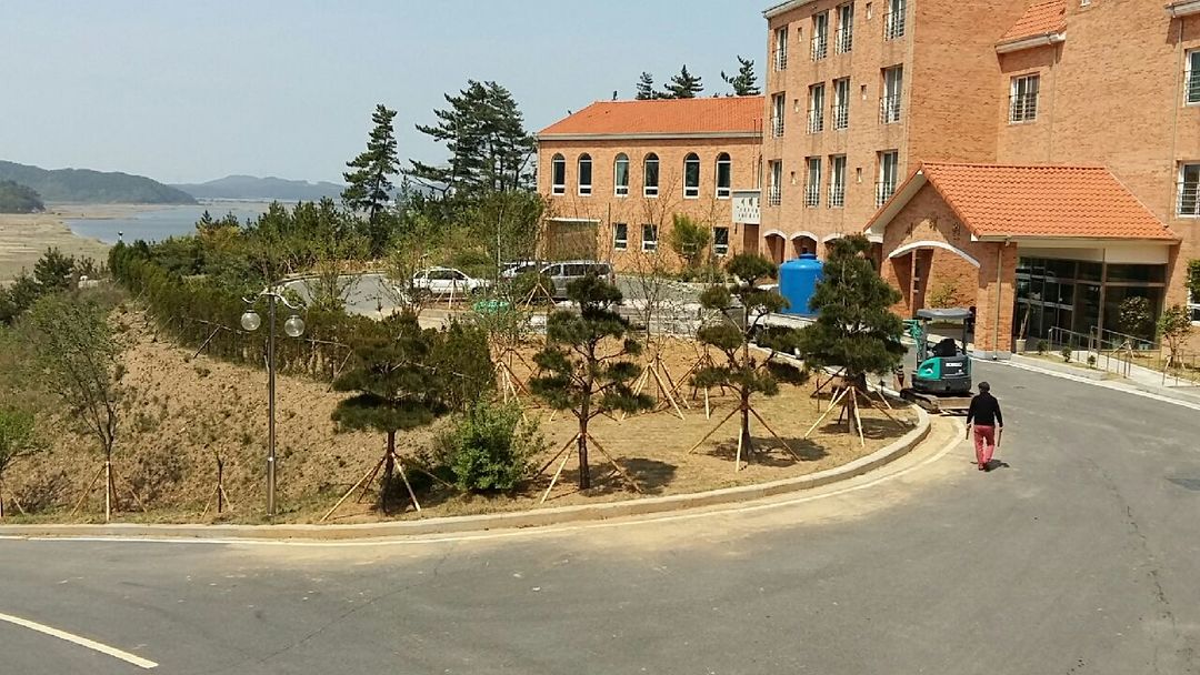 태안군, 사회복지시설 ‘서혜원’ 나눔 숲 공사 진행 ‘한창’