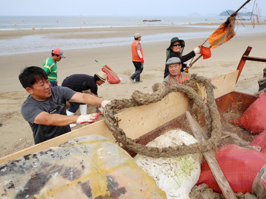 태안군, 해양쓰레기 수거로 ‘청정 태안’ 만들기 총력