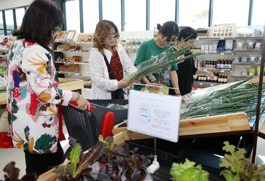 태안군, ‘값싸고 품질좋은 농산물 여기에’ 로컬푸드 직매장 시범운영!
