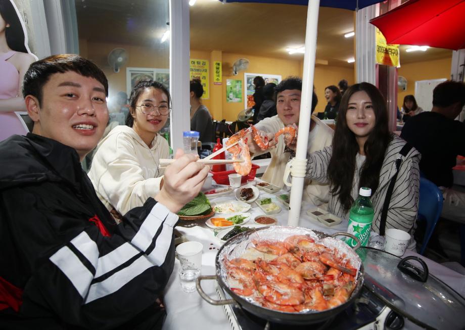 “가을 대하의 참맛 즐겨보세요!”, 태안군 대하축제 개막!