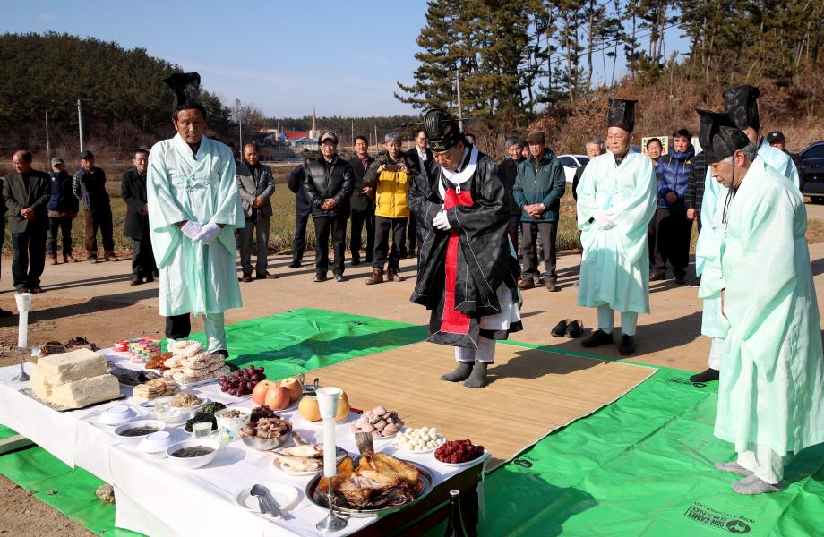 태안군, 근흥면 마금리 공동묘지 재정비 ‘주민 정주환경 여건 개선!’
