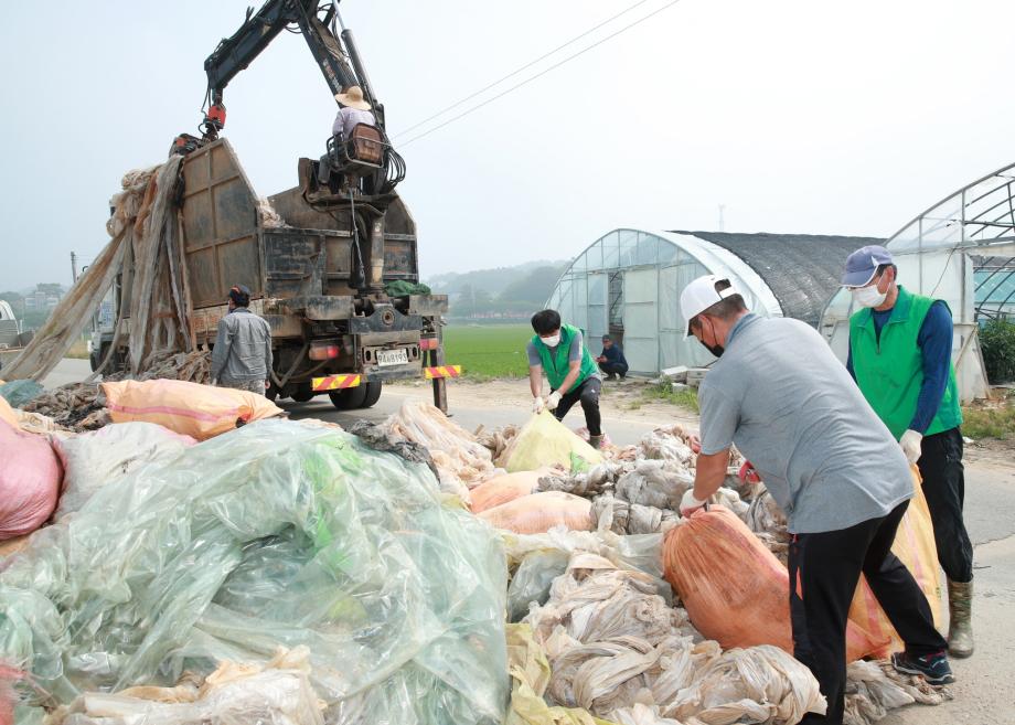 태안군, ‘마을 골칫거리’ 영농폐기물 뿌리 뽑는다!