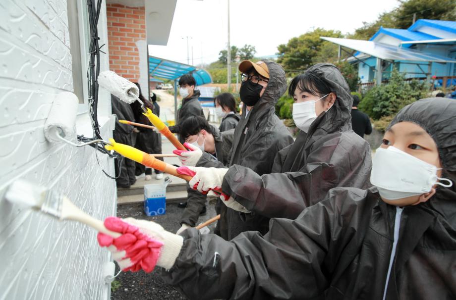 ‘새로운 색(色) 입힌다!’ 주민과 함께 변화하는 태안군 영목항