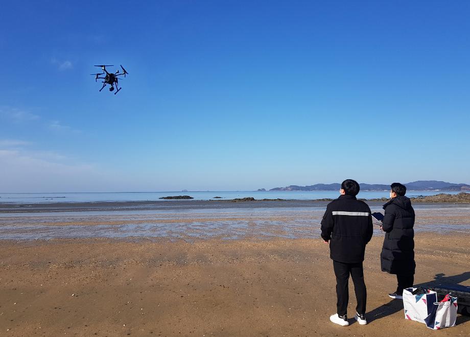태안군, ‘혼자서도 척척!’ 드론으로 해양쓰레기 찾는다!
