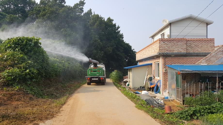 ‘모기 유충 꼼짝마!’ 태안군 맞춤형 방역 사업 추진