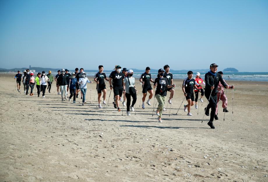 ‘바다가 주는 힐링!’ 태안군 해양치유 시범 프로그램 진행