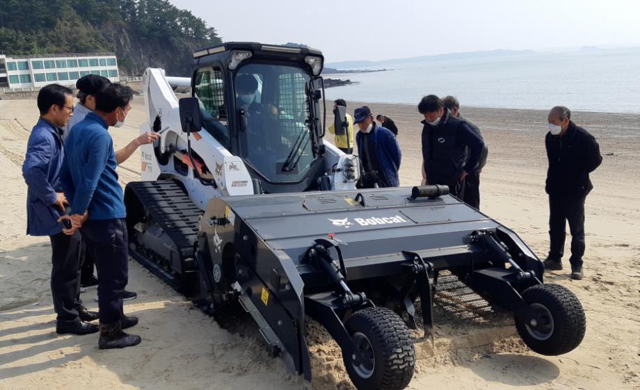 ‘해양쓰레기 먹는 기계’, 태안 해변 누빈다!