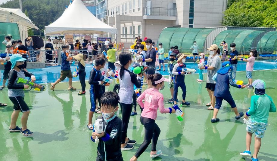 ‘3년 만에 돌아온 물총축제’, 태안군 청소년어울림마당 행사 성료