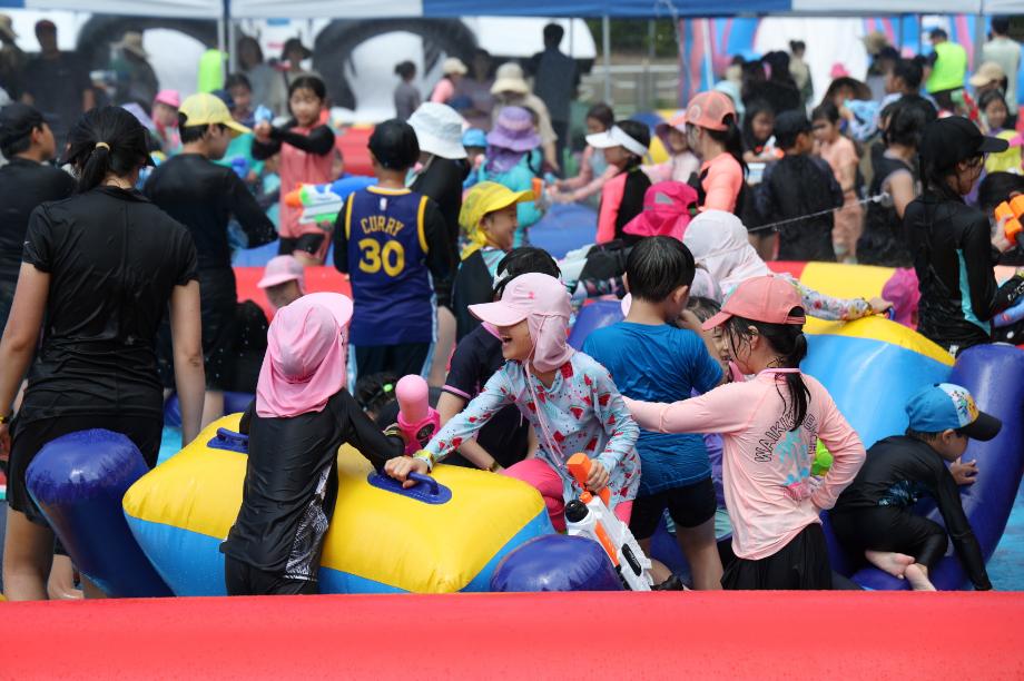 “물총 쏘며 스트레스 날려요!” 태안군 청소년 어울림마당 성료