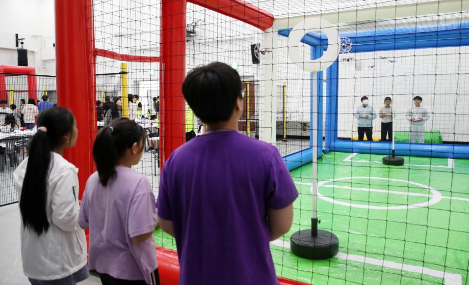 “드론으로 축구해요!” 태안군, 초등생 대상 ‘드론 스포츠 리그’ 성료