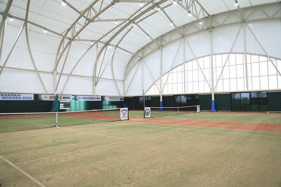‘비바람 걱정 뚝!’ 태안군, 태안테니스장 비가림 시설 준공