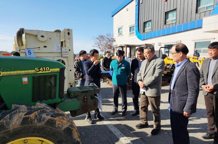 “군민에 우선 매각” 태안군, 불용 농기계 현장 판매 성료