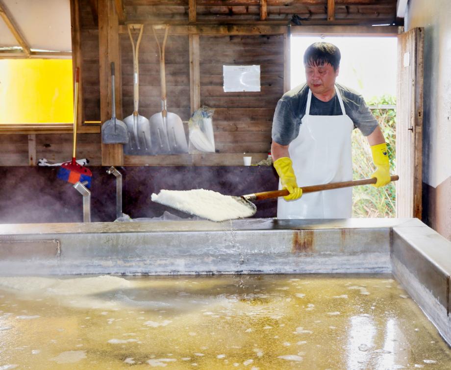 “갯벌의 기억을 되살리다” 태안 자염, 식탁 위 문화유산으로!